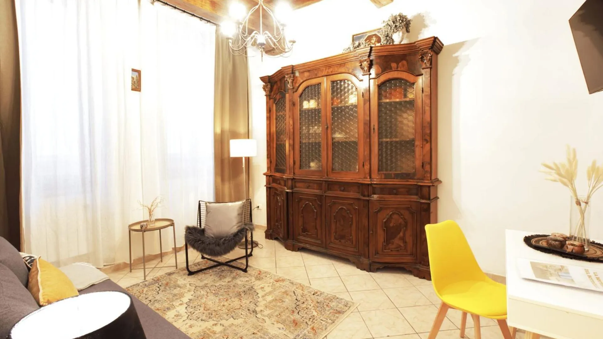 La Bottega Di Botticelli By Halldis Firenze Appartamento